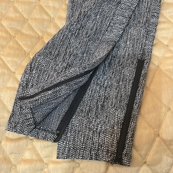 🔥 Athleta Delancey Textured Moto Tight 🔥 - Picture 3 of 4